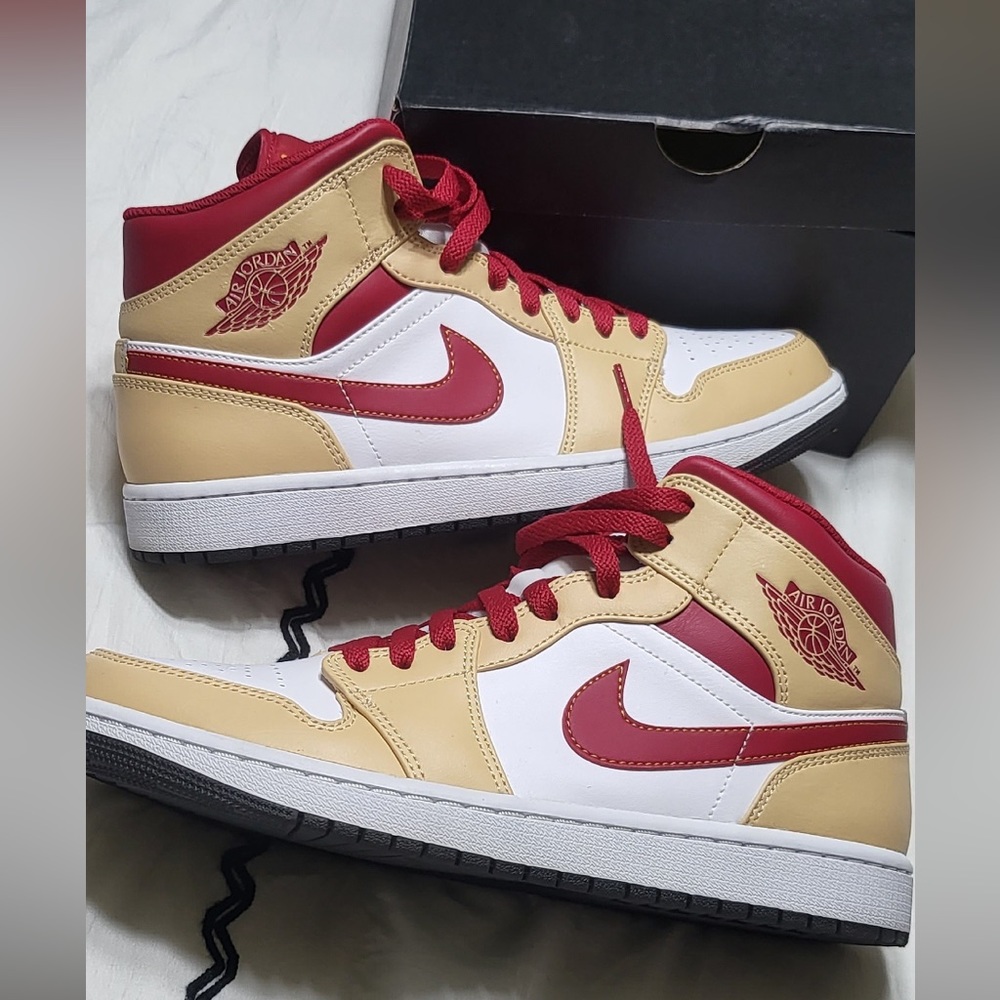 Air Jordan 1 Mid Light Curry Cardinal Red